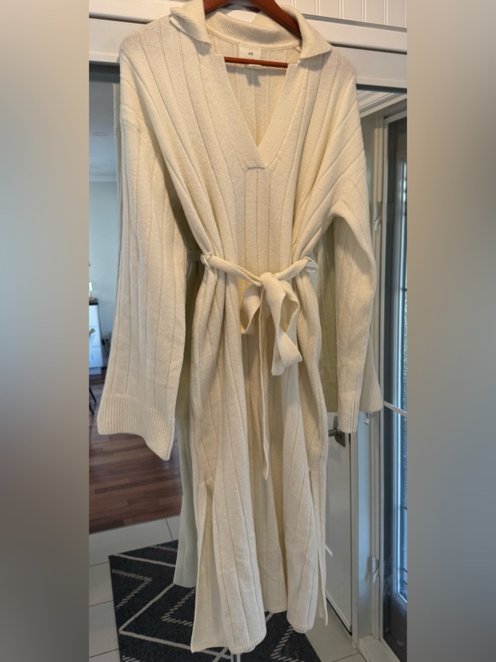 H&M Cream Ribbed Knit Collared Dress - Picture 2 of 2